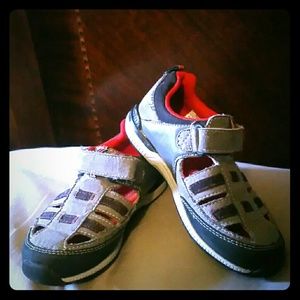EUC Stride Rite ToddlerBoys Sandal Shoes Size 9.5.